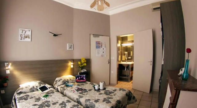 Süper çift kişilik oda Le Strasbourg Hotel