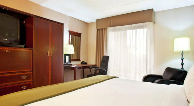 Holiday Inn Express Rolling Meadows - Schaumburg Area by IHG