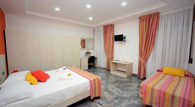 Трёхместный номер Standard с видом на город B&B Cornelia