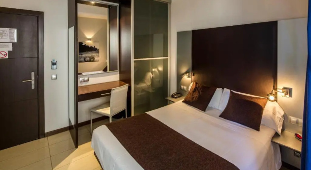 Двухместный номер Standard с балконом Hotel Excelsior