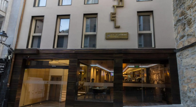 Hotel Novo Cándido, Varaa Hotelli Orense Ourense