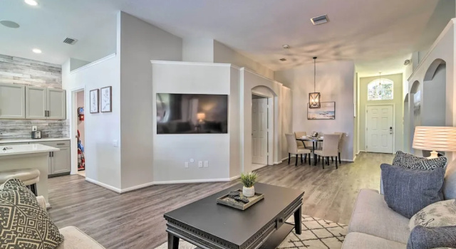 5 Mi to Disney World: Retreat w/ Pool & Lanai, Забронировать Отель Отели Киссимми 4 звезды, 4*