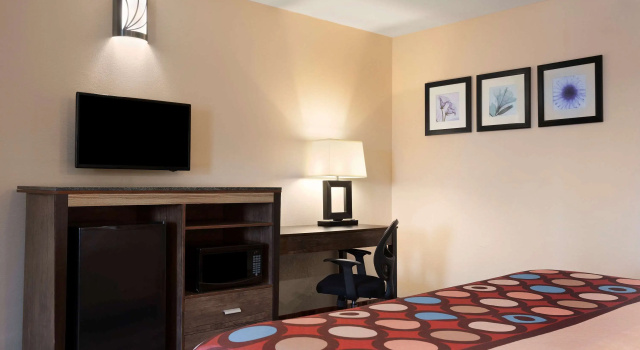 Super 8 by Wyndham Rahway/Newark