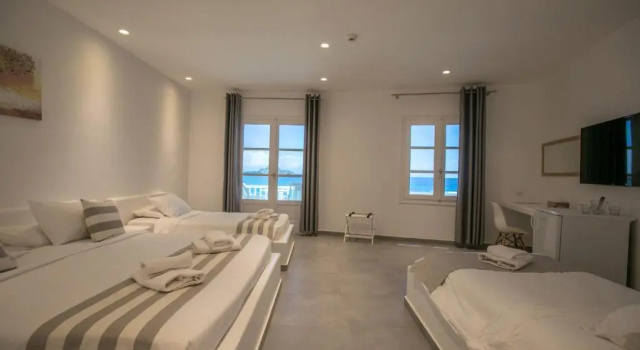 Четырёхместный номер Deluxe с видом на море Acrogiali Beachfront Hotel Mykonos