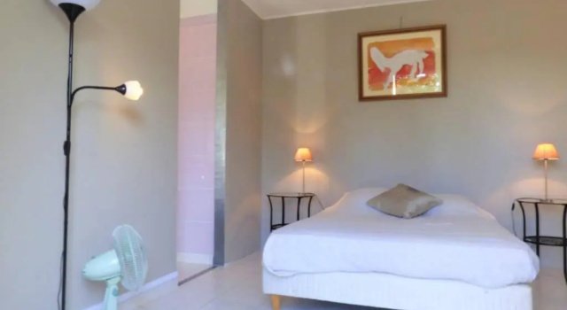 Magnifique villa l'Ibis pour 8 personnes, piscine, clim,parc et parking, Забронировать Вилла Отели Камарг с парковкой, Парковка