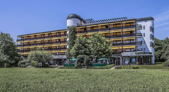 Johannesbad Thermalhotel Ludwig Thoma, Забронировать Отель Бад-Фюссинг Нижнебаварский курортный треугольник, рядом с Казино Bad Füssing