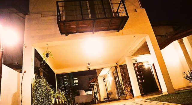 Ared Villa, Rezervasyon Villa Katunayaka Gampaha District