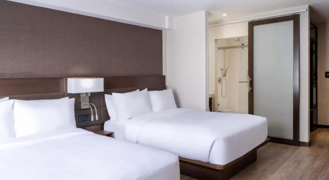 Четырёхместный номер Standard AC Hotel Frisco Colorado