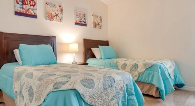 Comfy and Spacious Near Disney With Pool - 4bd/3ba #4hl124, Забронировать Дом для отпуска Фор Корнерз штат Флорида