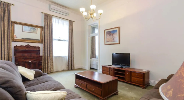 Апартаменты Criterion Warwick Hotel