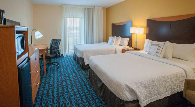 Четырёхместный номер Standard Fairfield Inn & Suites Orange Beach