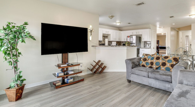 Ideal Location 4 Mi to Med Center! Houston Duplex, Забронировать Дом для отпуска Хьюстон Texas Gulf Coast