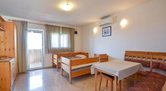 Апартаменты c 1 комнатой с видом на море Apartments Jaklin
