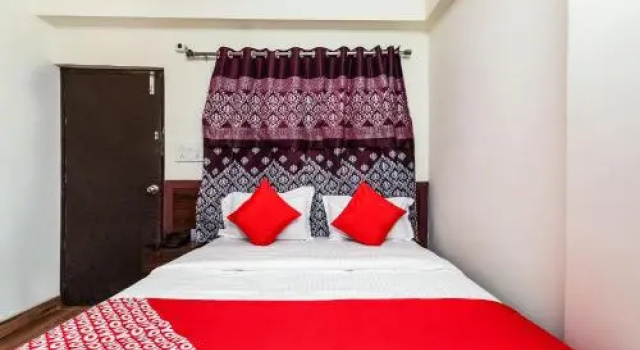 OYO 24414 Hotel Naidu Grand, Забронировать Отель Отели штата Андхра-Прадеш 3 звезды, 3*