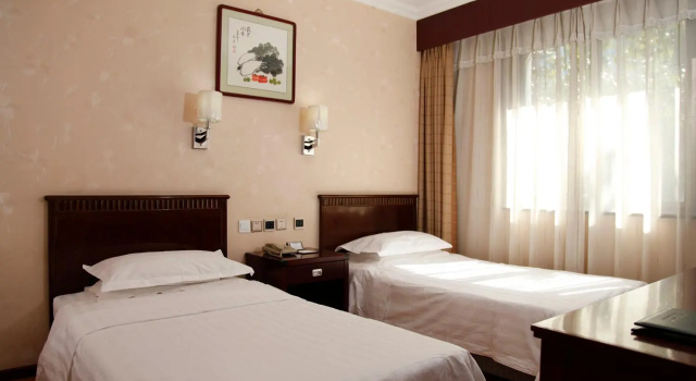 Hujialou Hot Spring Hotel, Забронировать Отель Чаоян Пекин, рядом с Театр Чаоян