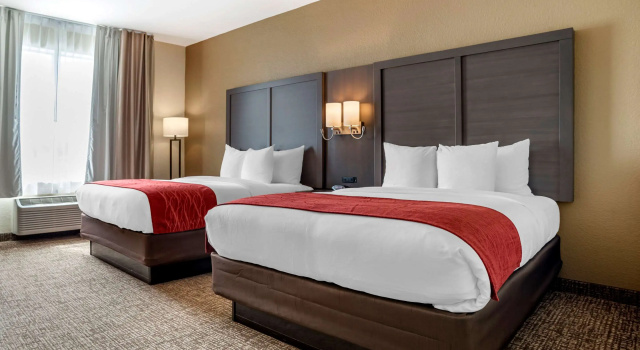 Четырёхместный номер Standard Comfort Inn & Suites Millbrook-Prattville