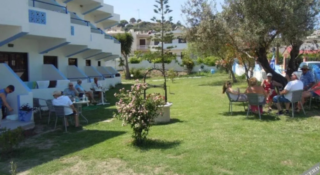 Elenis Apartments