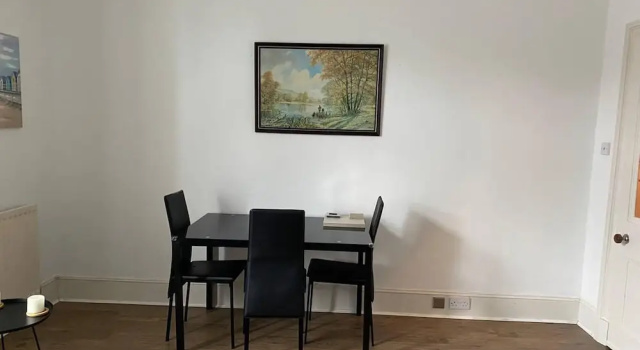Apartment - Sleeps2 - City Centre - Parking - Yard
