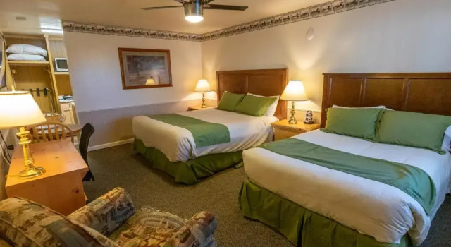 Номер Deluxe June Lake Motel