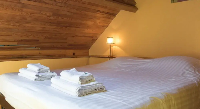 Romantic Stay in a Medieval Castle With Pool and Restaurant Among Others, Varaa Linna Sorges 