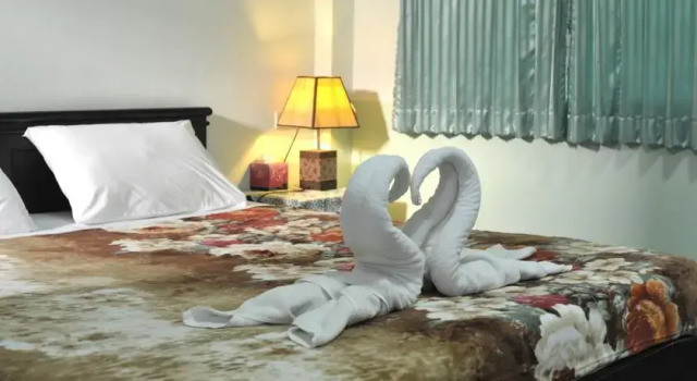 Karon Thira Guesthouse, Забронировать Гостевой дом Карон Бич Пхукет