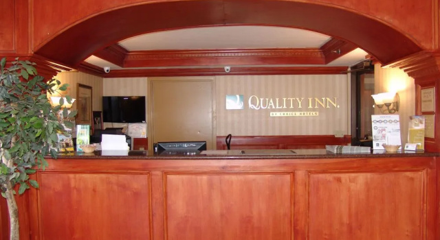 Quality Inn Liverpool, Varaa Hotelli Liverpool Finger Lakes