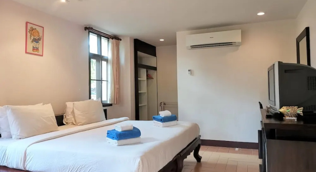 Номер Deluxe с балконом Holiday Villa, Lanta