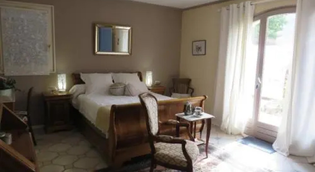 Chambre et table d'hôtes Villa Pomponette, Забронировать Вилла Отели Green Provence с парковкой, Парковка