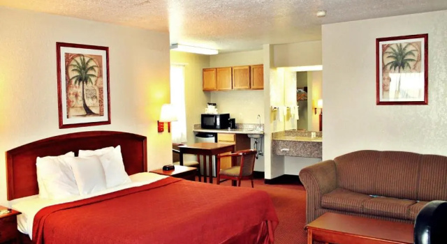 Двухместный люкс Super 8 by Wyndham San Antonio at I-10
