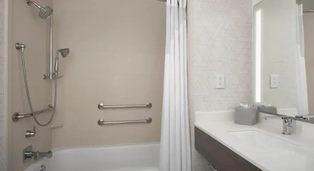 Люкс Holiday Inn Express & Suites Knoxville-Clinton by IHG