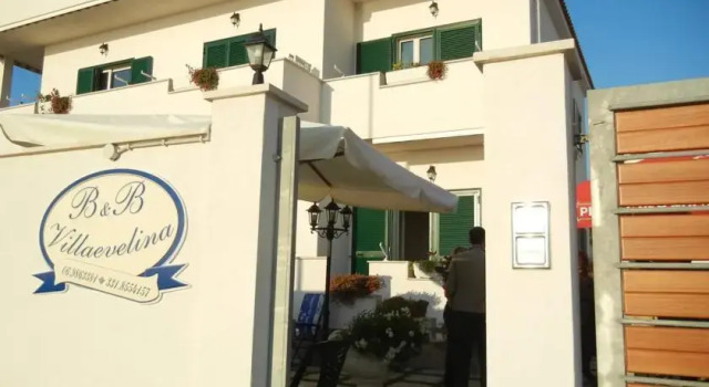 B&B Villa Evelina, Забронировать Отель «постель и завтрак» Отели Анцио с бассейном, Бассейн