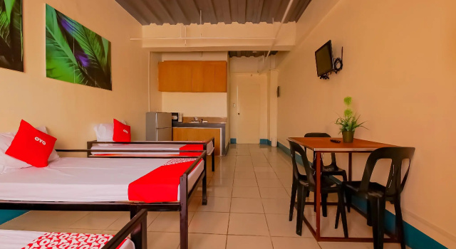 Номер Deluxe RedDoorz at Crowne One Condo