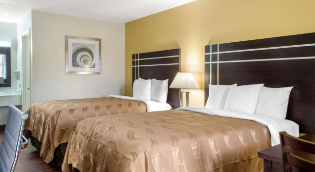 Quality Inn McComb, Varaa Hotelli Mississippi hotellit, joissa on uima-allas, Uima-allas