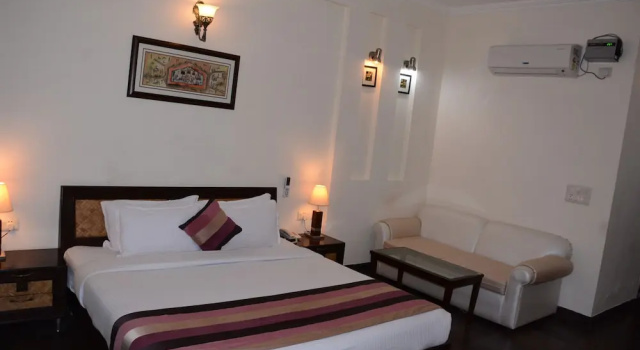 Двухместный номер Deluxe c 1 комнатой с балконом и с видом на сад Naturoville Ayurvedic and Yoga Retreat by OpenSky