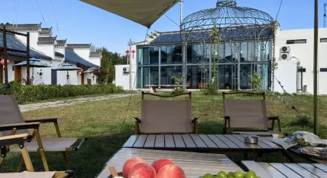 Beijing Jiuju Boutique B&B, Забронировать Отель «постель и завтрак» Отели Пекина с бассейном, Бассейн