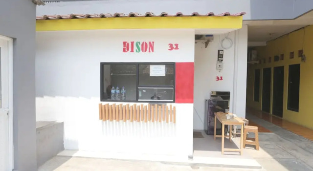 OYO 93021 Kost Dison, Брондау Қонақ үй Bekasi 