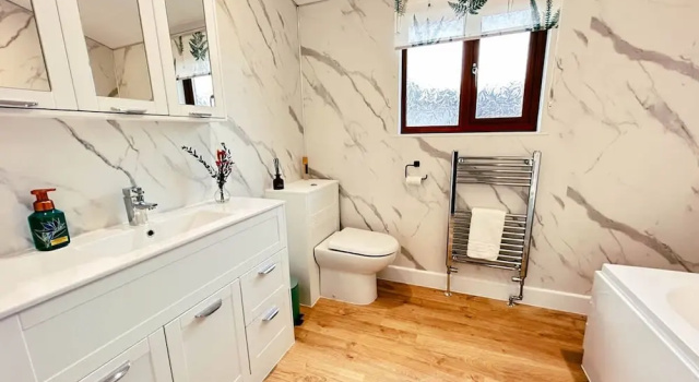 Люкс Stunning 3 Bedroom Lodge With Hot Tub in York