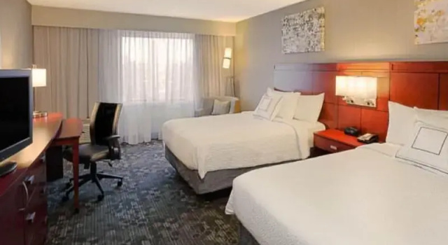 Четырёхместный номер Standard Courtyard Mishawaka-University Area