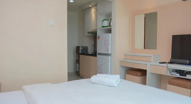 Nice And Minimalist Studio At Apartment Woodland Park Residence, Book Lejlighed Cilandak Jakarta