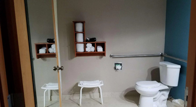 Двухместный номер Standard Days Inn by Wyndham Englewood Dayton Airport