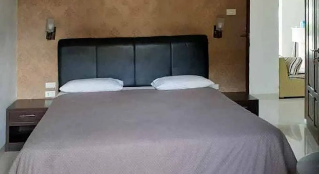 Номер Standard RedDoorz near Pantai Panjang Bengkulu 2