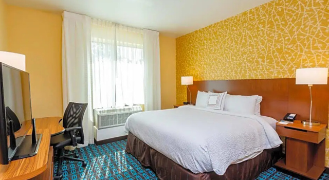 Четырёхместный номер Standard Fairfield Inn & Suites by Marriott Bay City, Texas