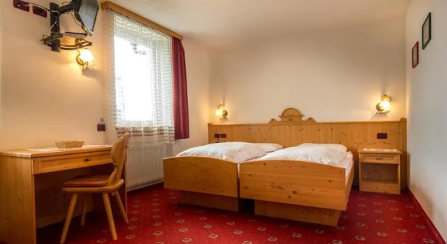 Albergo Ristoro Lezuo, Забронировать Отель Ливиналлонго-дель-Коль-ди-Лана Livinallongo del Col di Lana