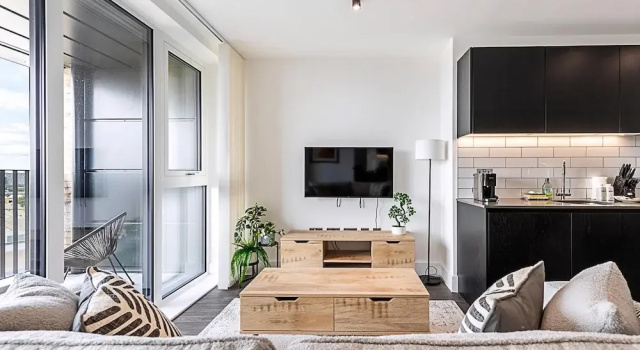 Sky-High Studio with Stunning Views