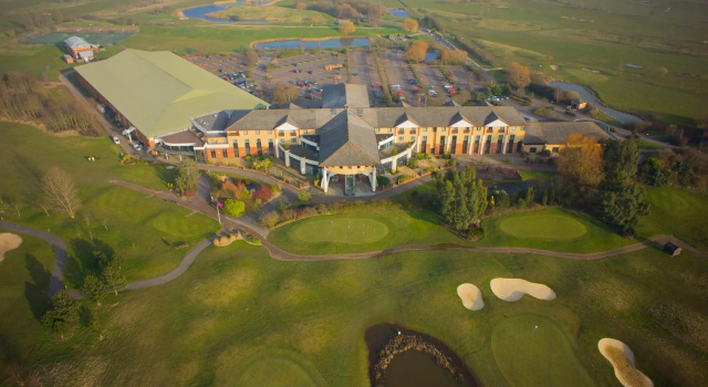 Двухместный номер Standard Crowne Plaza Resort Colchester Five Lakes