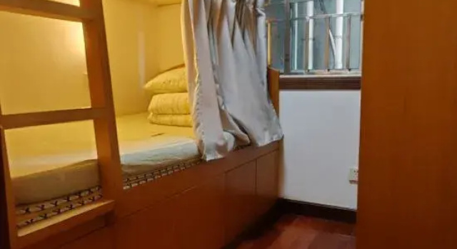 Кровать в общем номере (женский номер) Jiangshu Women's Homestay (Futian Gangxia Subway Station)