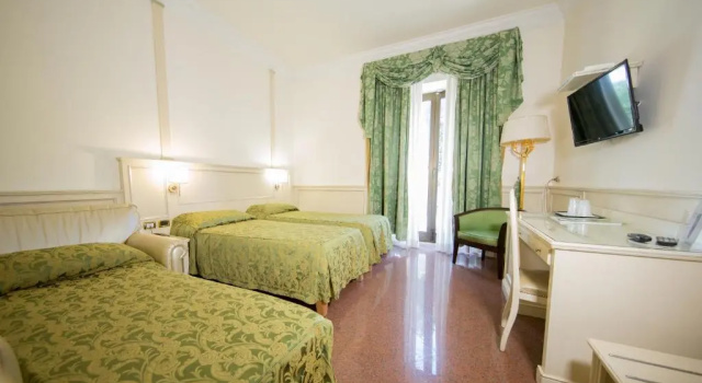 Трёхместный номер Standard Mancini Park Hotel