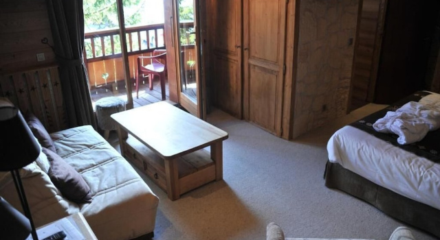 Семейный номер Standard с балконом и с видом на горы Hôtel Chalet Alpage