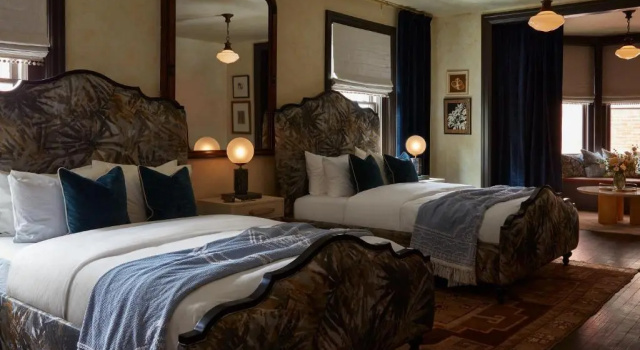 Четырёхместный номер Deluxe Guild House Hotel