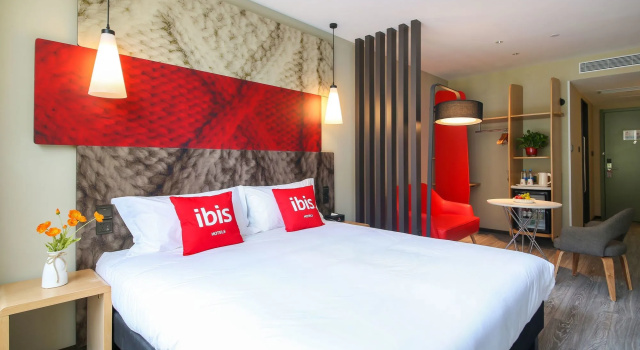 ibis Luoyang Baolong Square Hotel